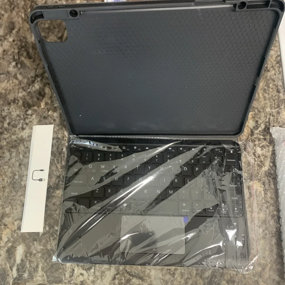 Keyboard Case for iPad Air 5th Gen (2022) / iPad Air 4th Gen Black